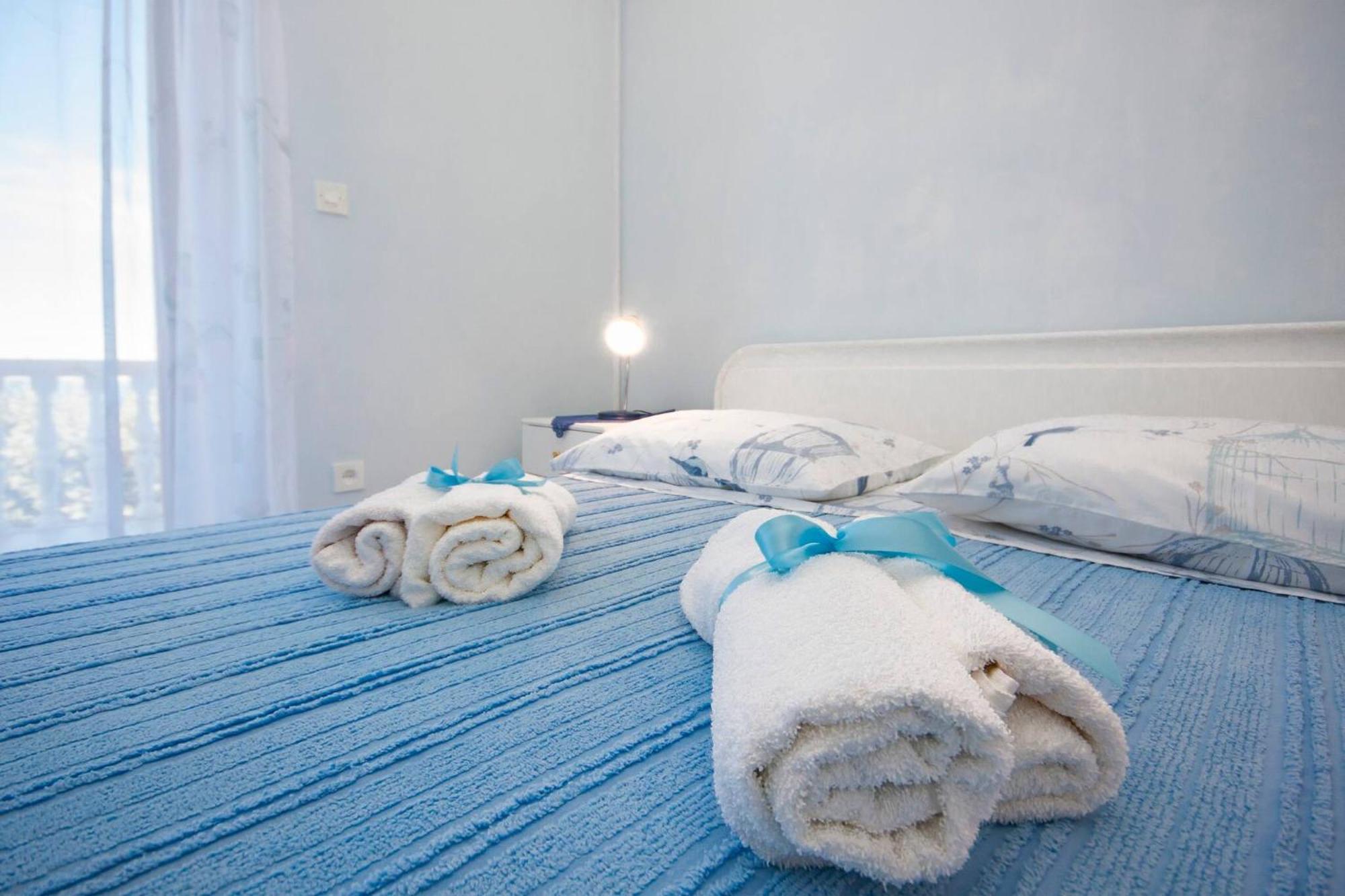 Family Apartments & Rooms Mikelin プリモシュテン エクステリア 写真